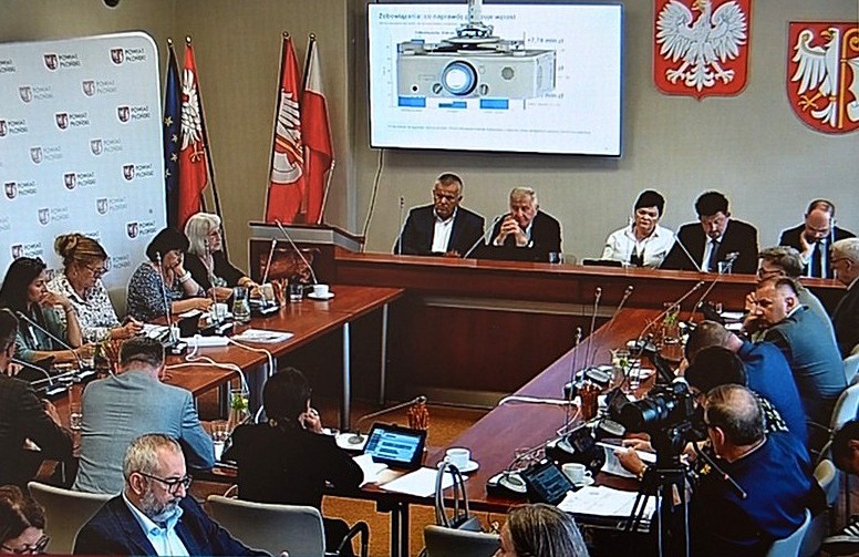 Burza na sesji rady powiatu. Poszło o wybór dyrektora szkoły w Czerwińsku nad Wisłą